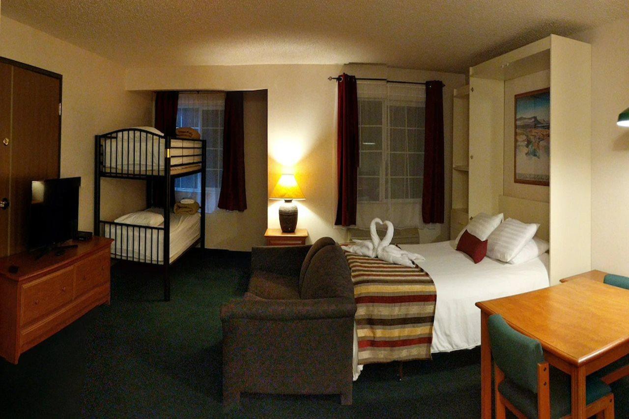 3 Peaks Lodge Кістон Екстер'єр фото